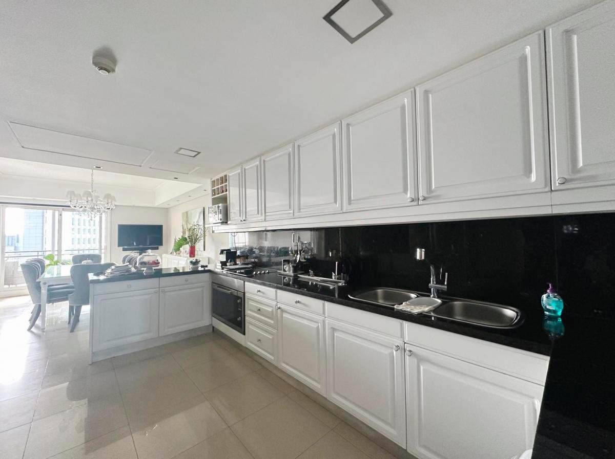 Departamento 5 Ambientes, Chateau Puerto Madero. VENTA - Image 8