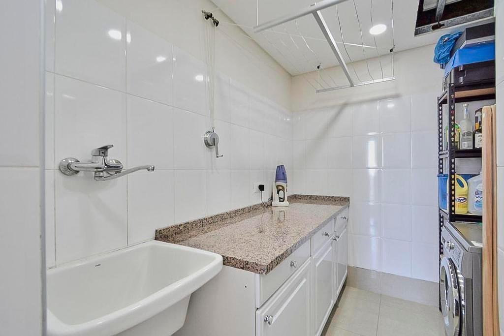 Departamento 5 Ambientes, Chateau Puerto Madero. VENTA - Image 3