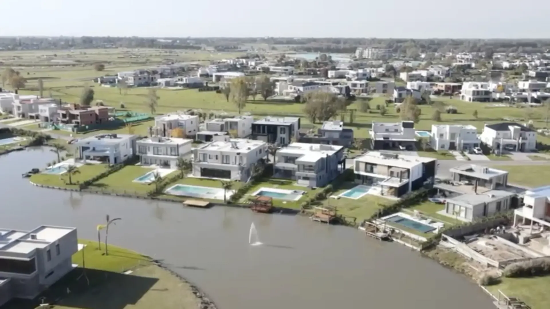 Casa 4 ambientes, Terralagos, vista al lago. VENTA - Imagen 14